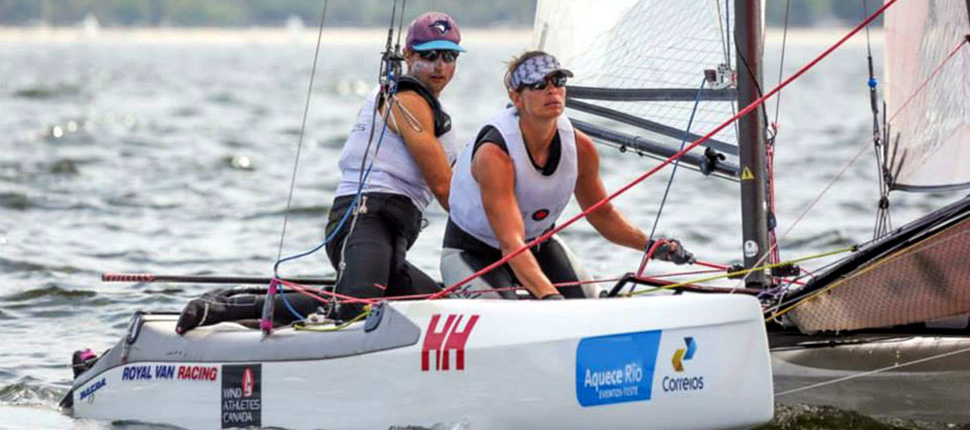 Luke Ramsay and Nikola Girke Rounding the Mark