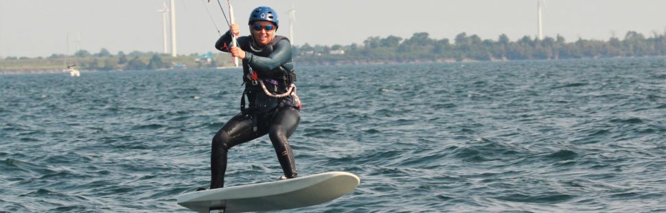 flying on a hydrofoil